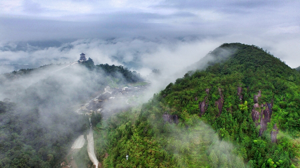滴水岩村人口_滴水观音图片(2)