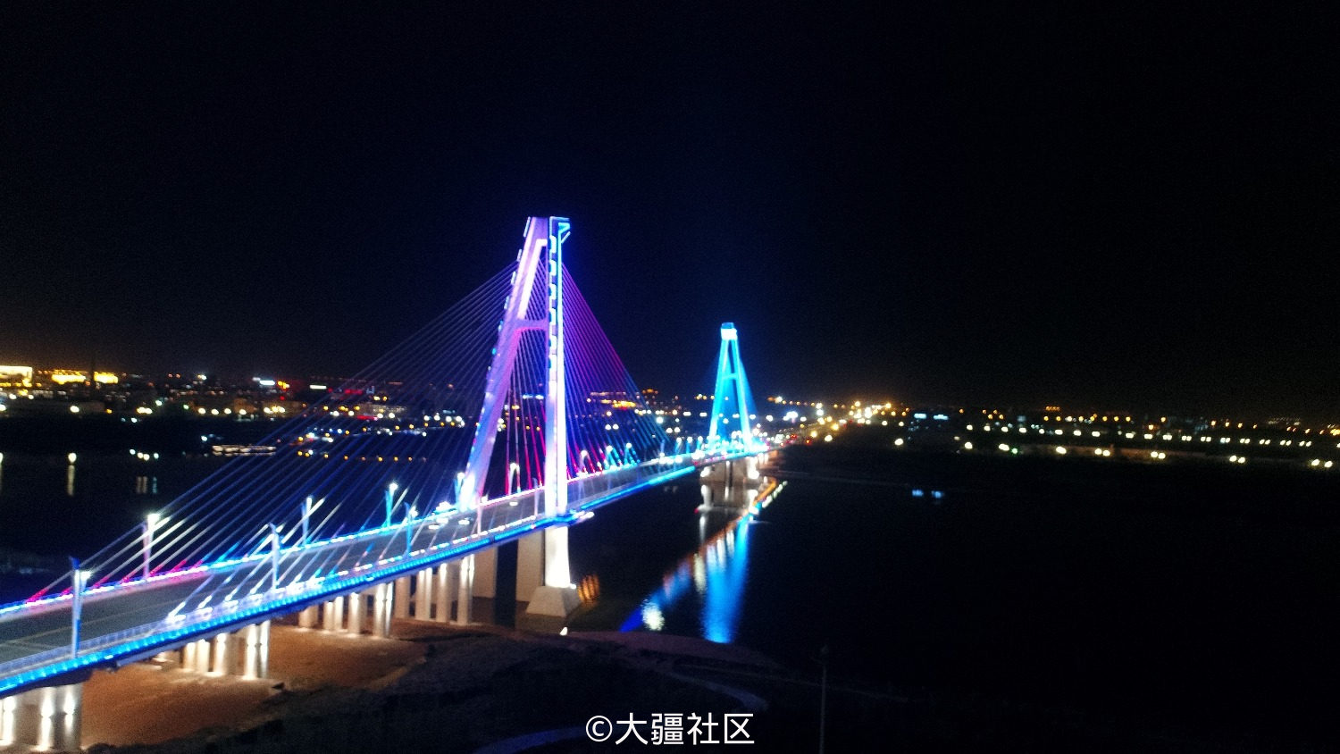 大疆悟2航拍康巴什四号桥夜景