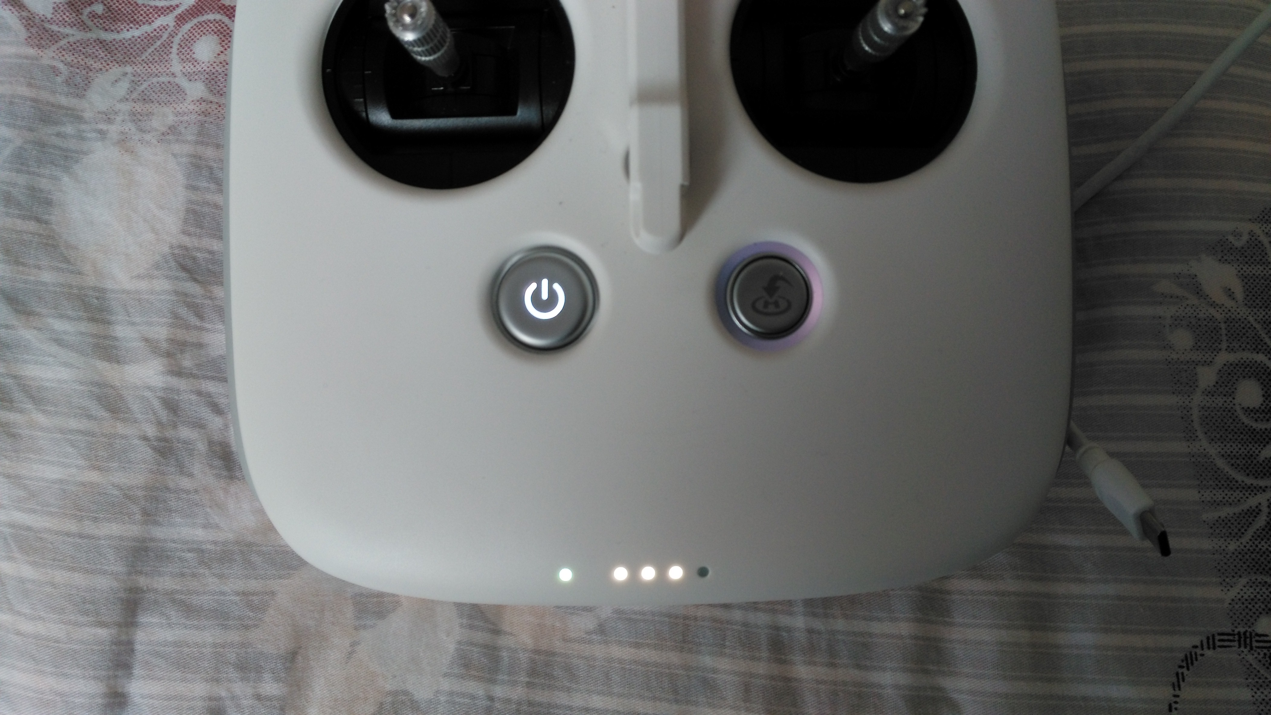 精灵3a遥控器升级到1.4.30后不能正常运行-产品-大疆社区