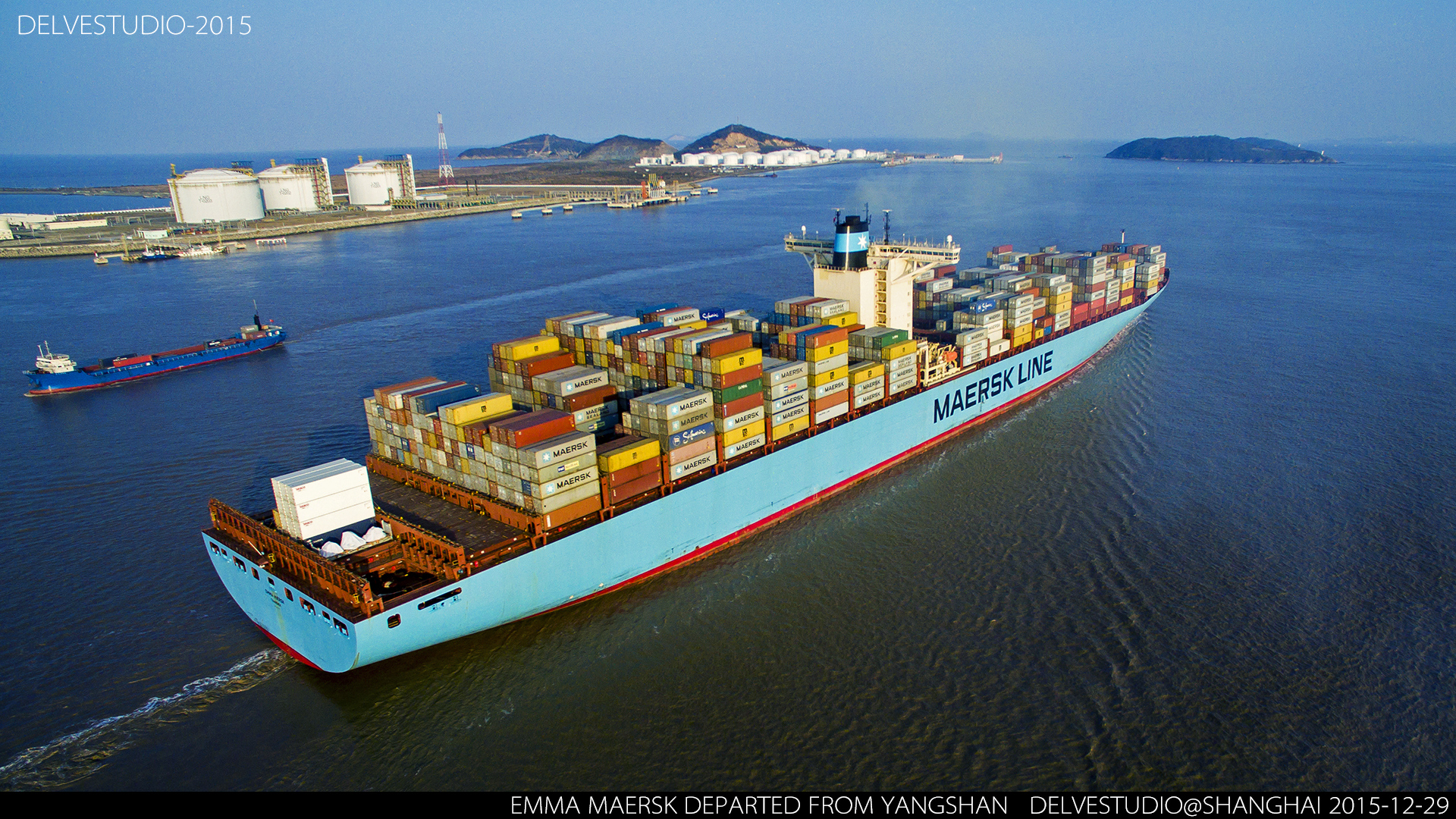 丹麦马士基海陆航运的 sea land racer 长度292米,宽度32米 箱载量