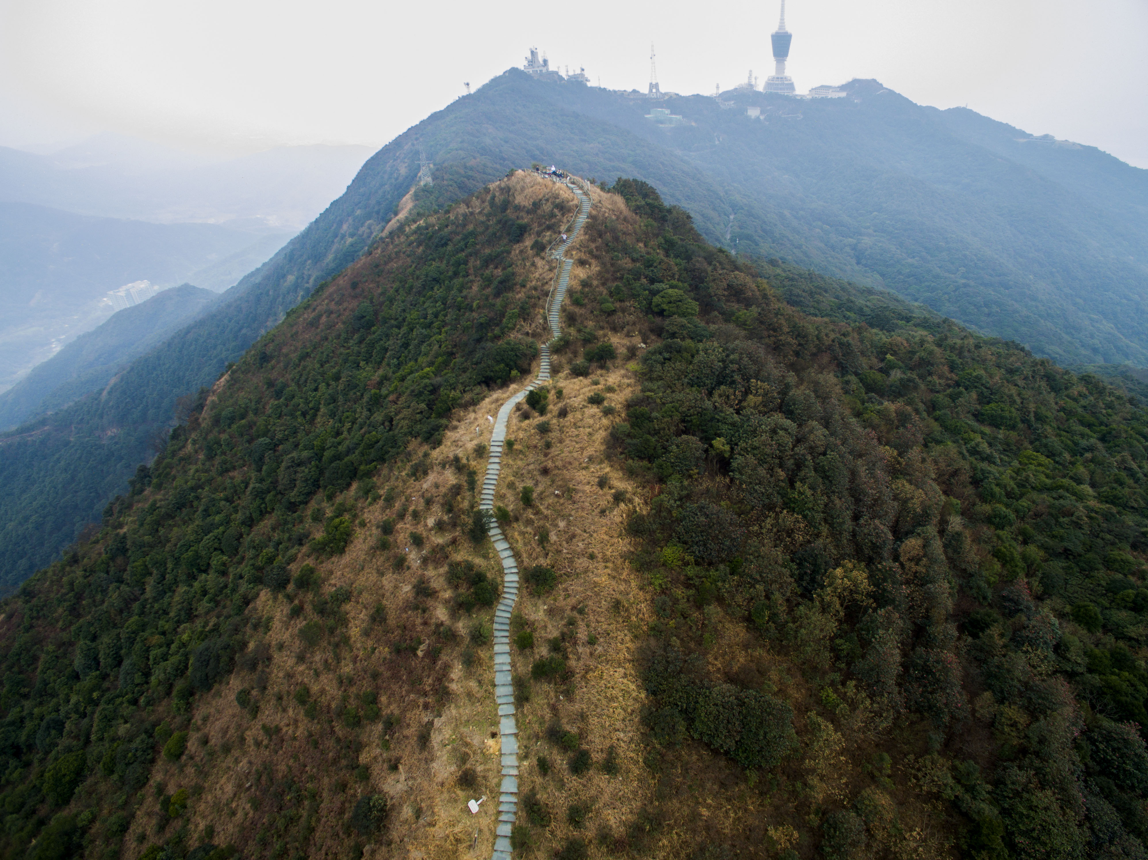 【撩春风】徒步航拍鹏城第一峰--梧桐山
