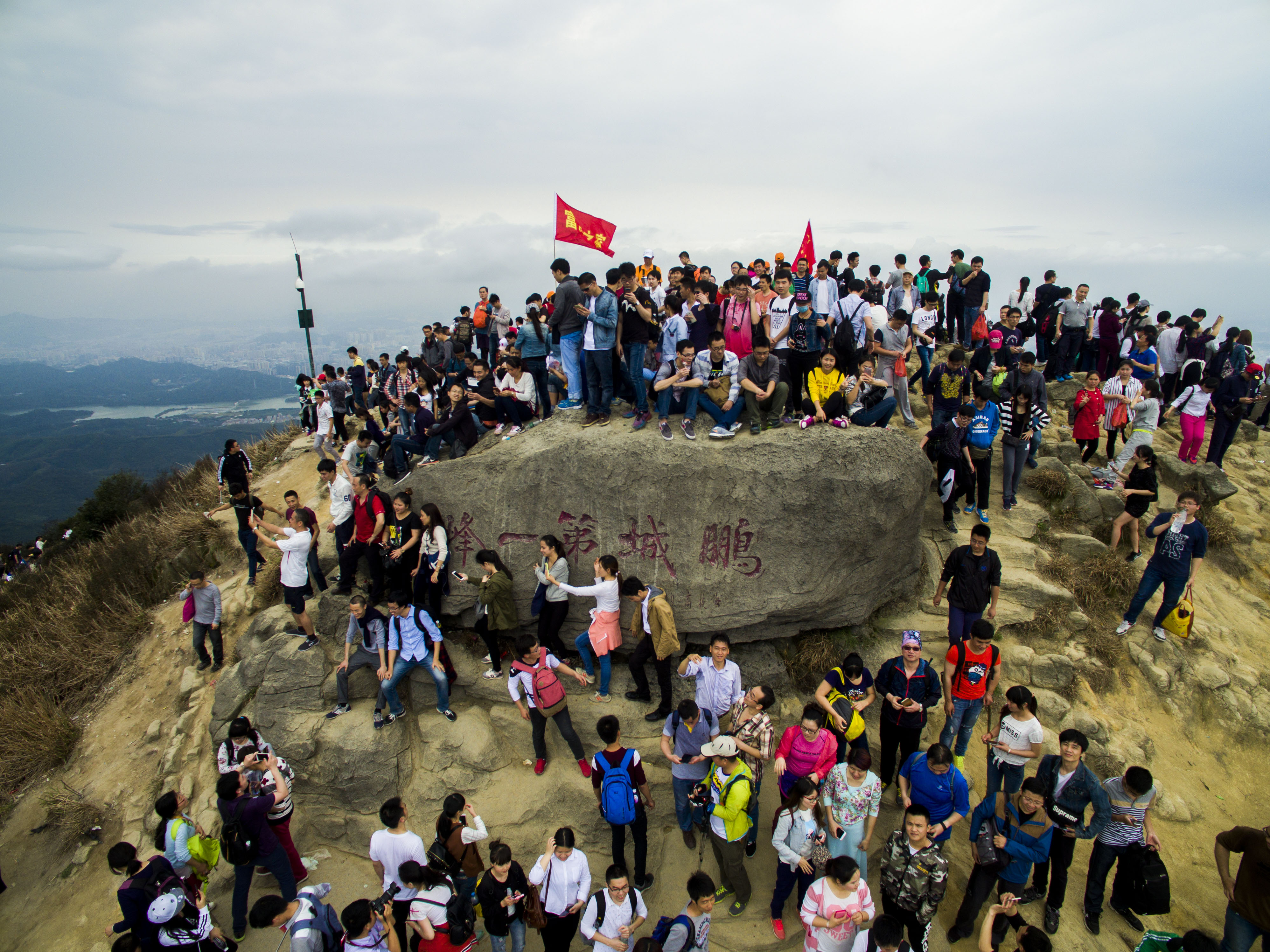 【撩春风】徒步航拍鹏城第一峰--梧桐山