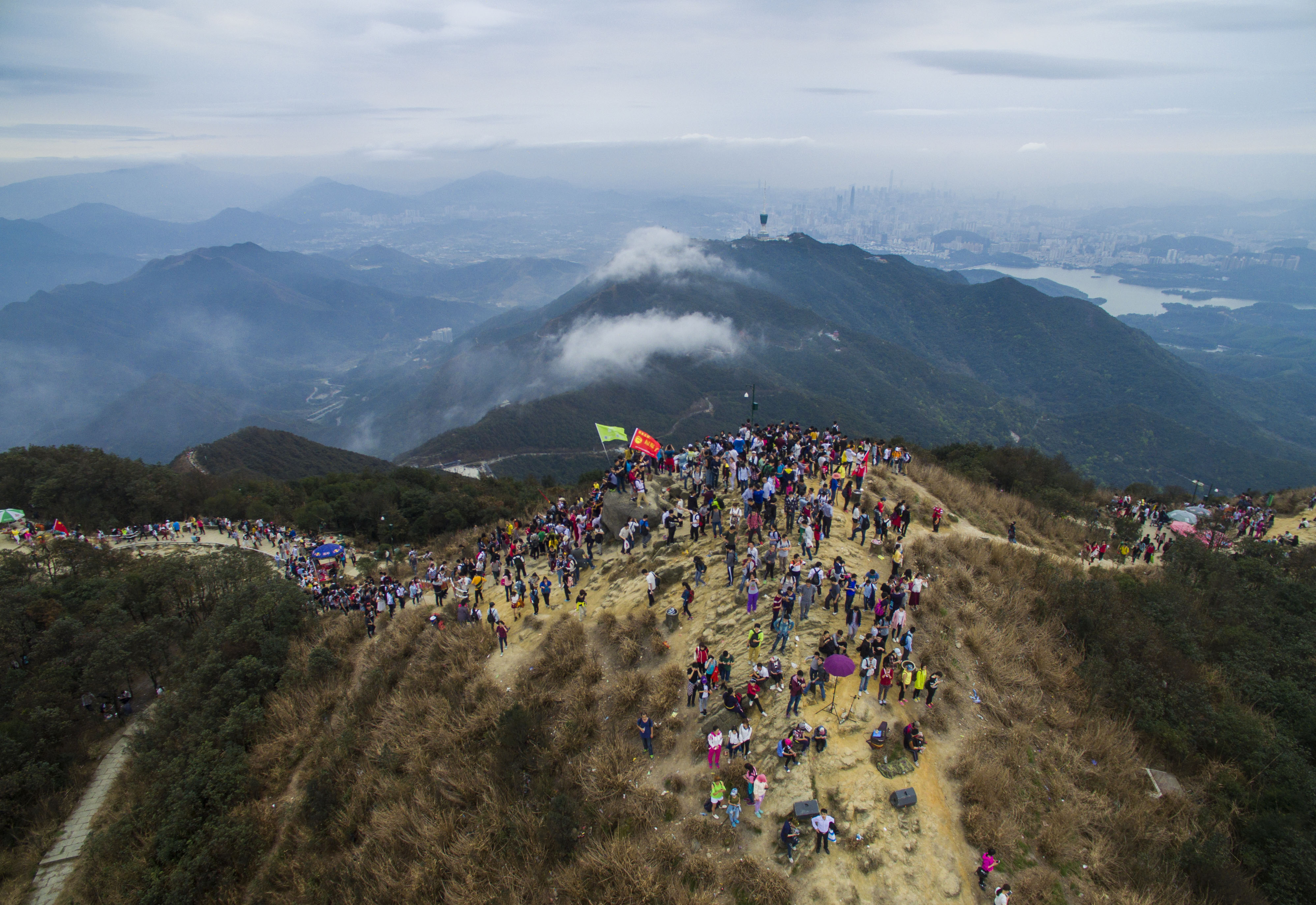 【撩春风】徒步航拍鹏城第一峰--梧桐山