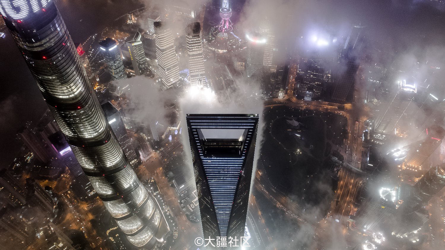 上海魔幻仙境-平流雾之夜的上海