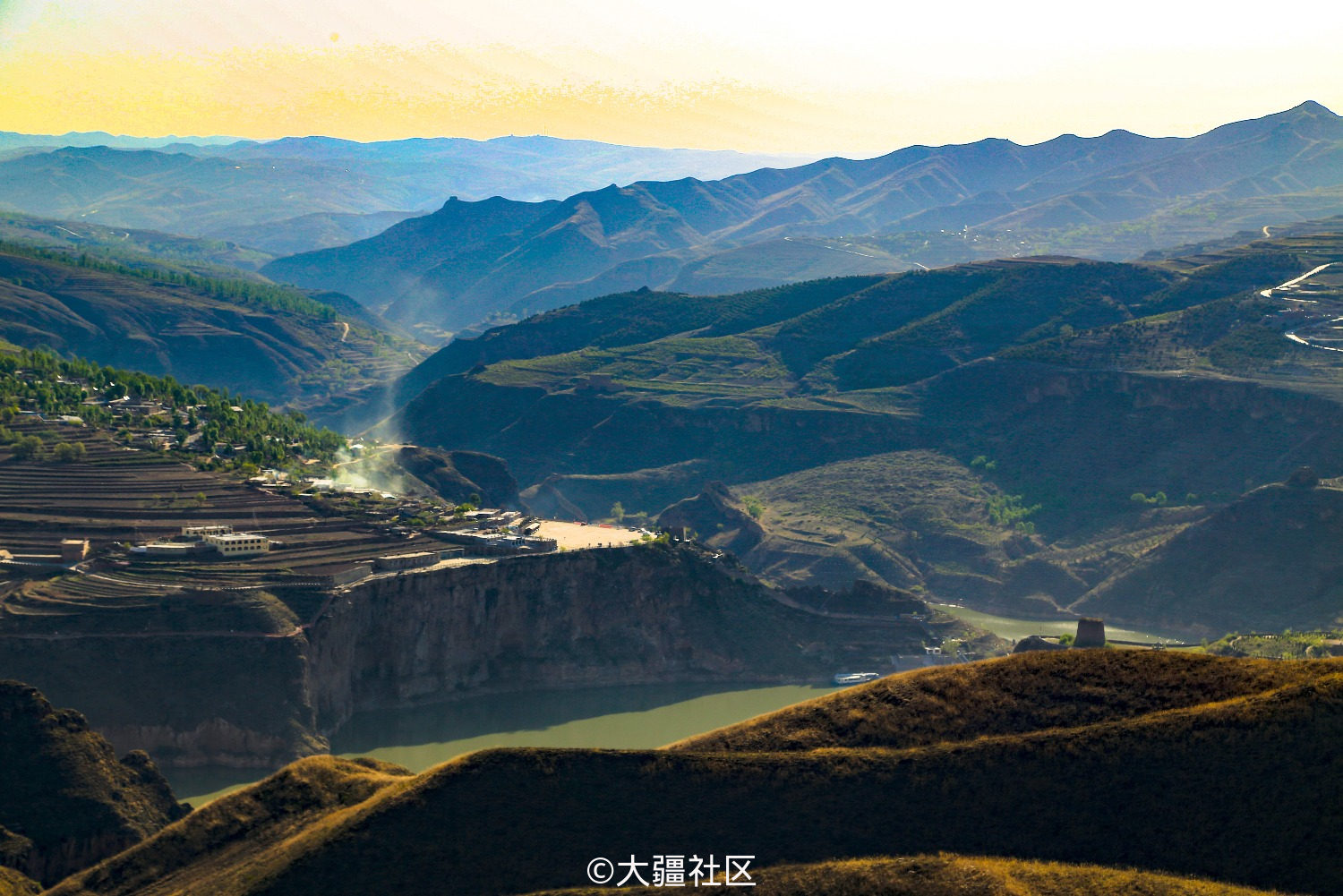 鄂尔多斯准格尔黄河峡谷风光照片