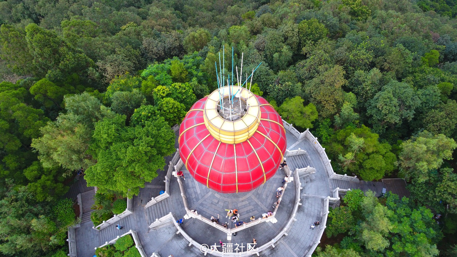 旗峰公园山顶挂灯笼